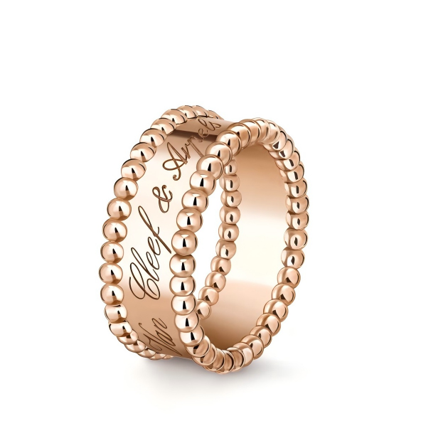 VCA Perlée signature ring