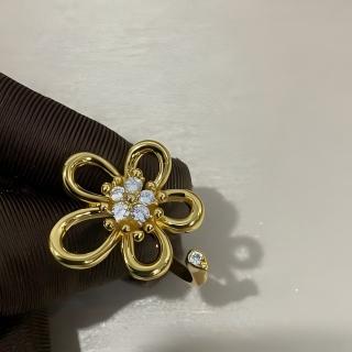 VCA Flower Adjustable Opening Ring